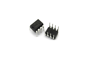 การสำรวจ NE555 Timer IC: คุณสมบัติที่สำคัญหลักการออกแบบและแอพพลิเคชั่นในโลกแห่งความเป็นจริง